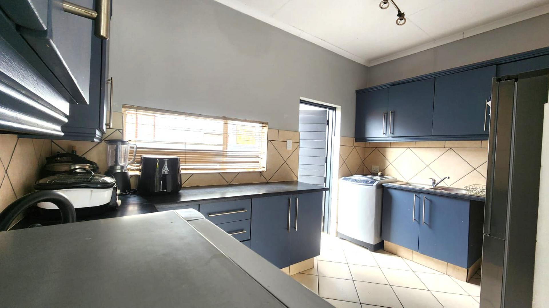 Kitchen of property in Boardwalk Villas