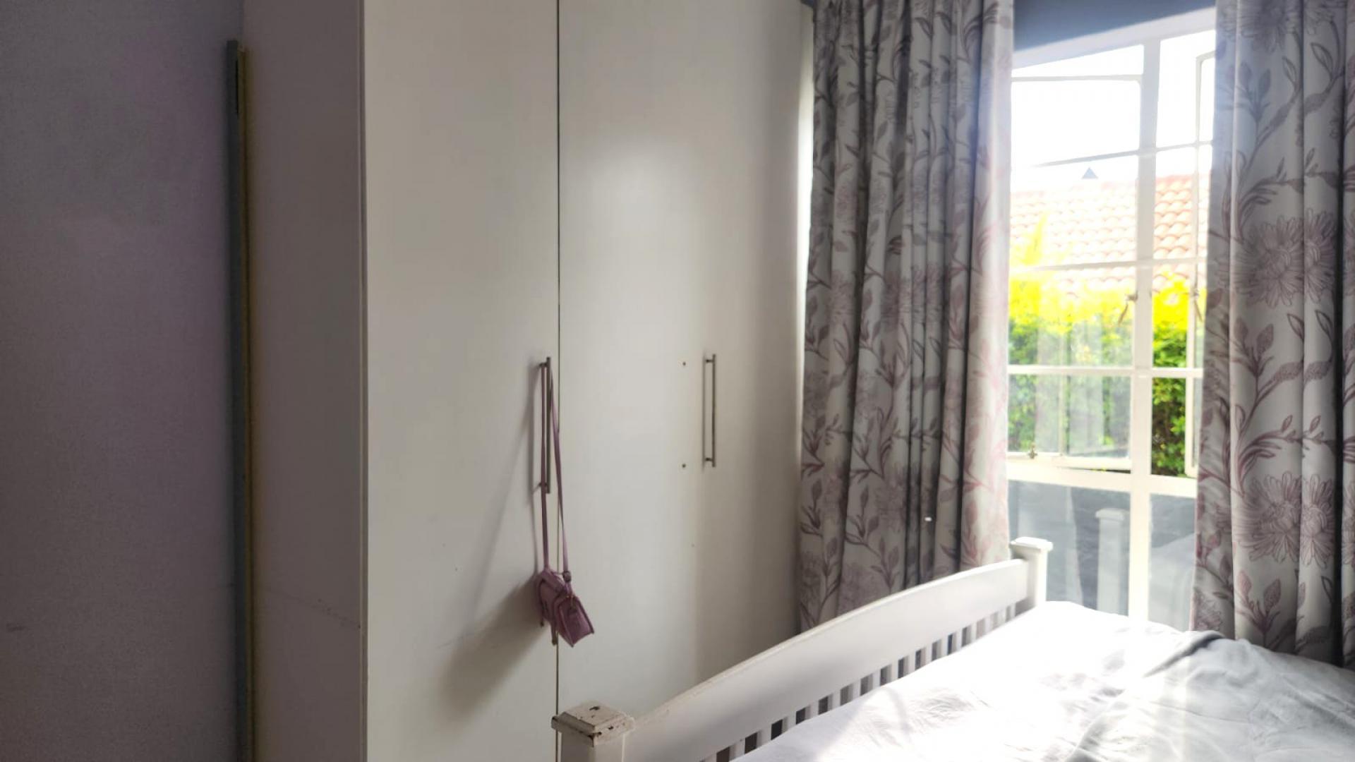 Bed Room 3 of property in Boardwalk Villas