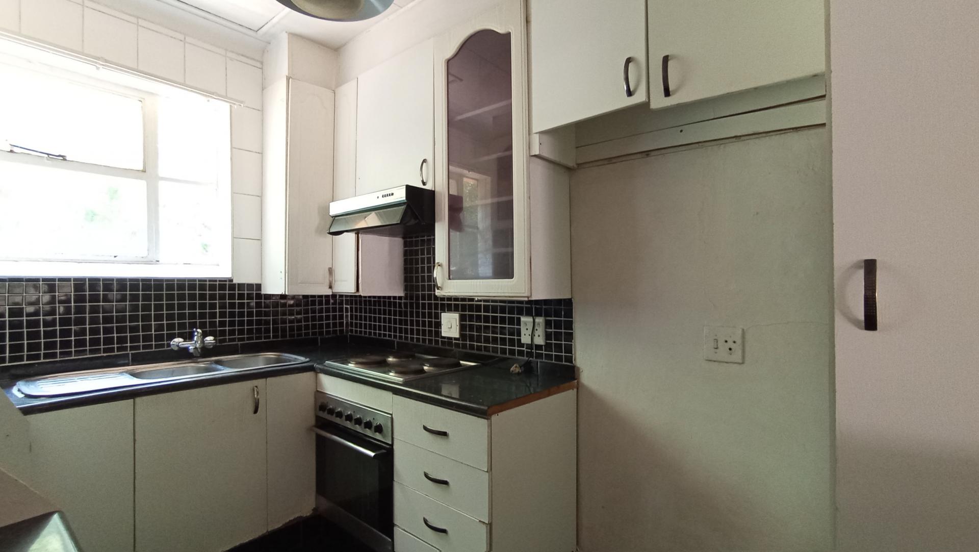 Kitchen - 9 square meters of property in Albertville