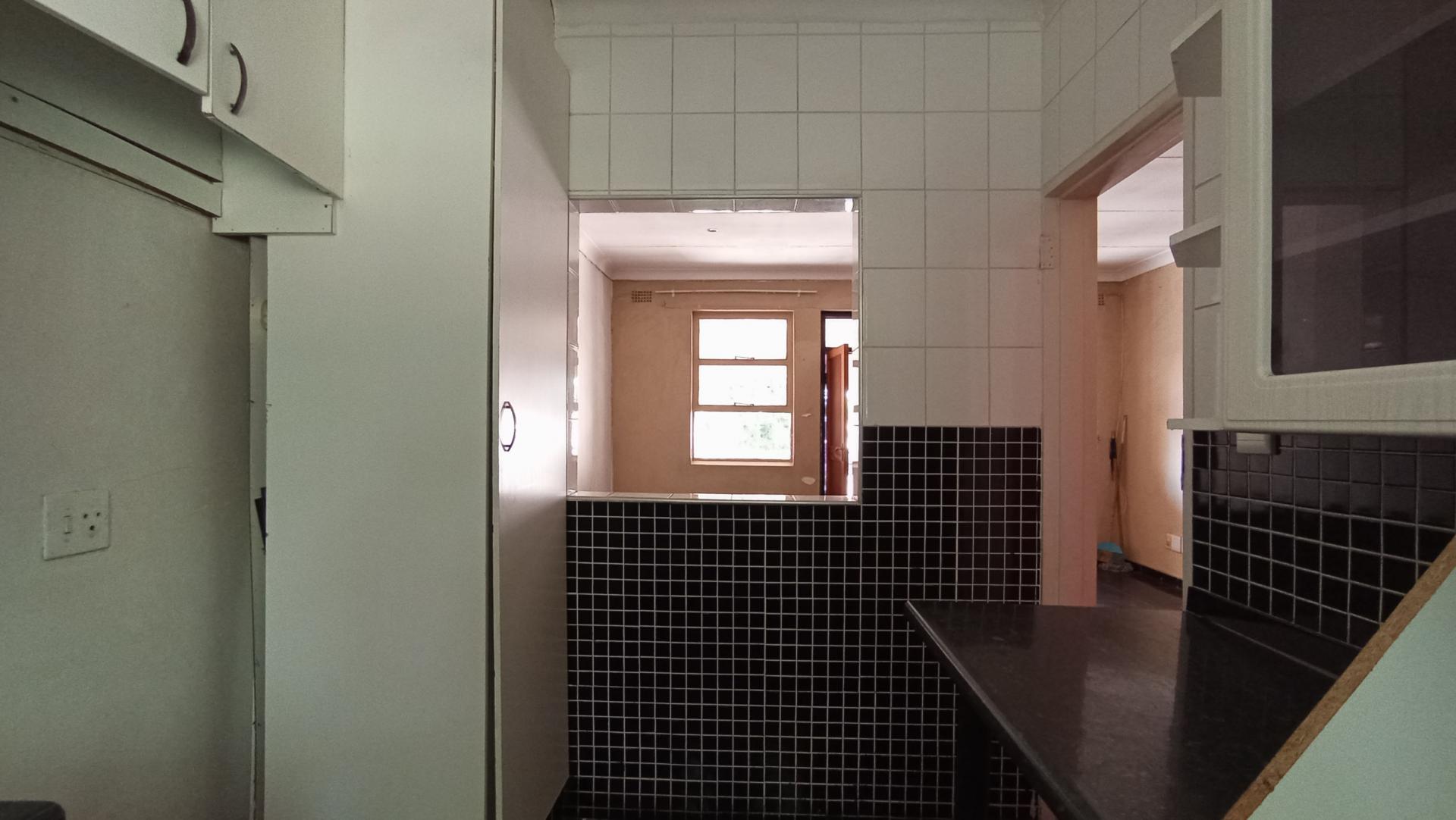 Kitchen - 9 square meters of property in Albertville