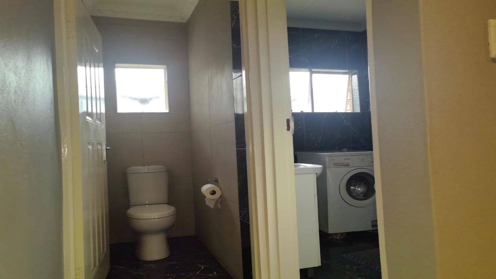 Bathroom 1 of property in Howick