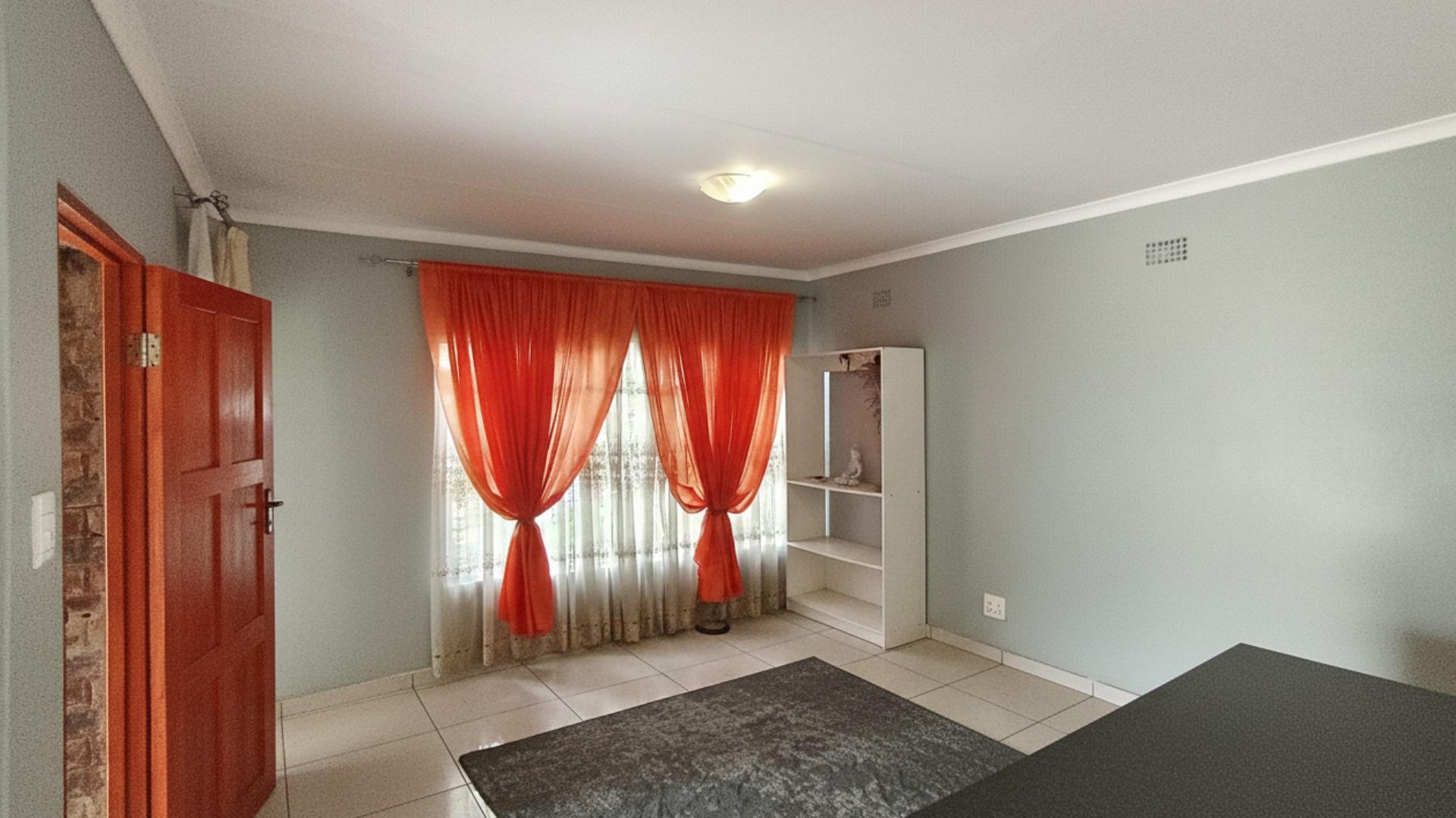 Dining Room - 31 square meters of property in Howick