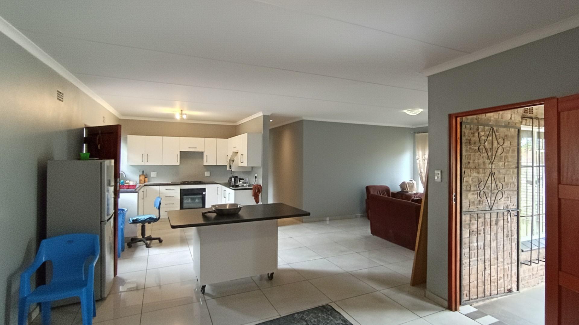 Dining Room - 31 square meters of property in Howick