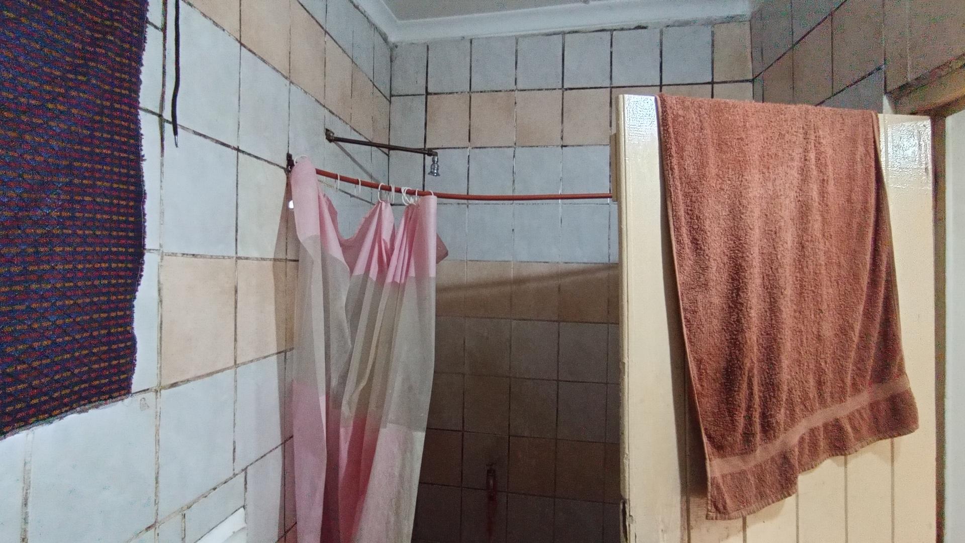 Bathroom 1 - 11 square meters of property in Howick