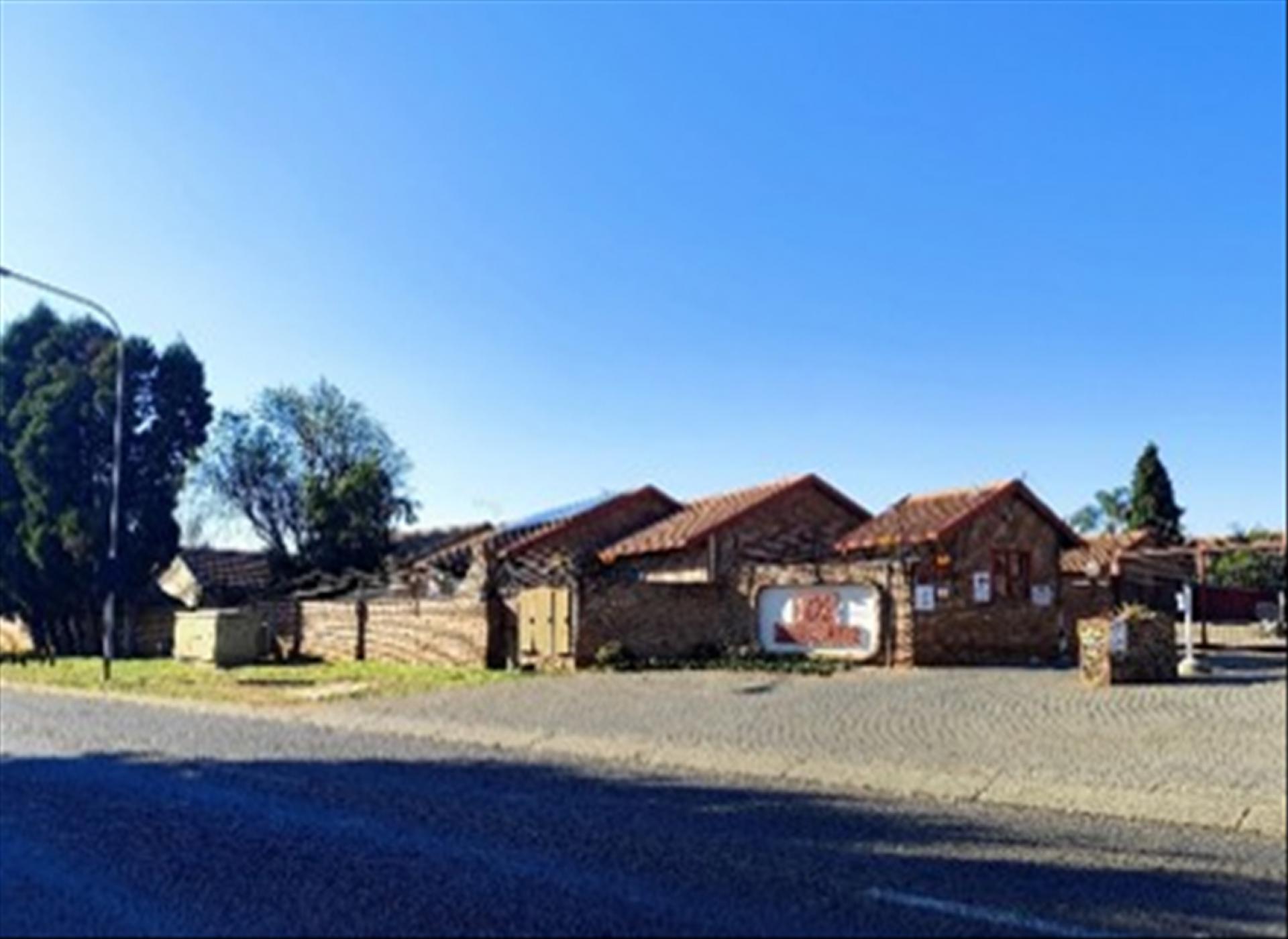 Front View of property in Rooihuiskraal North