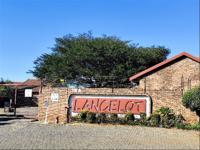 House for Sale for sale in Rooihuiskraal North