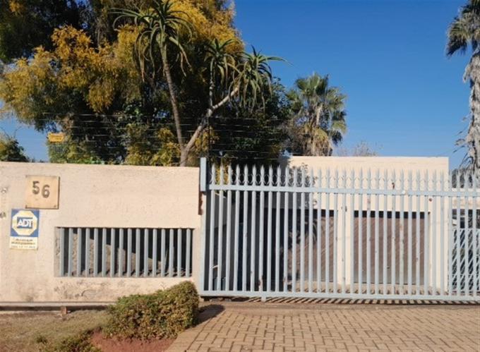 Standard Bank SIE Sale In Execution 3 Bedroom House for Sale in Roodekrans - MR642732