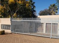 Front View of property in Roodekrans