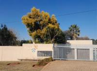 Front View of property in Roodekrans