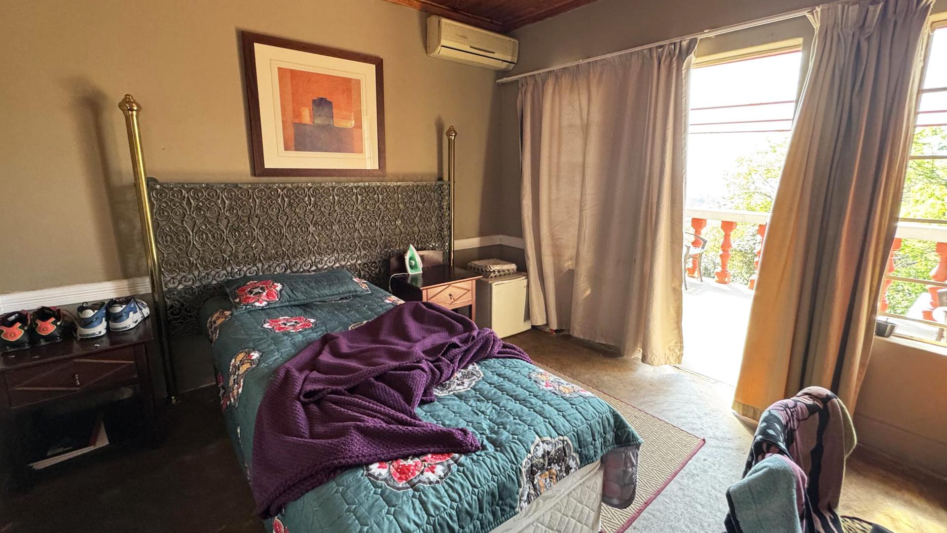 Bed Room 1 of property in Sonheuwel