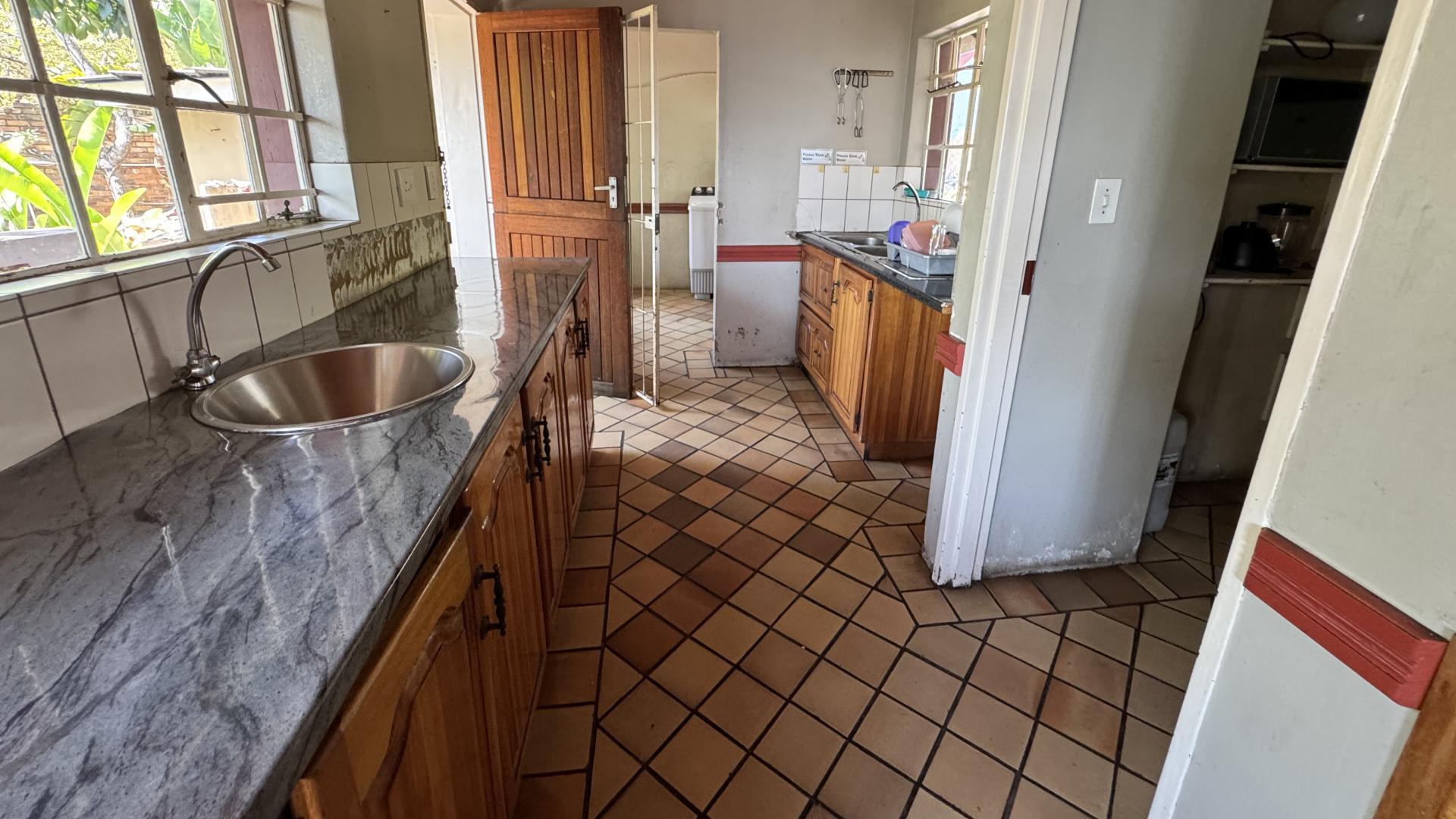 Kitchen of property in Sonheuwel