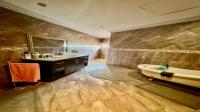 Bathroom 1 of property in Hartbeespoort