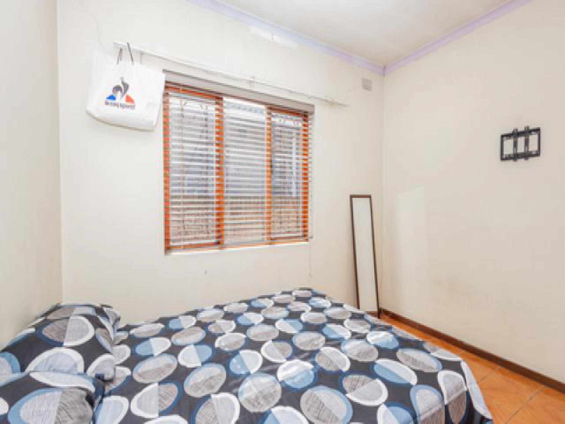 Bed Room 1 of property in Riverton