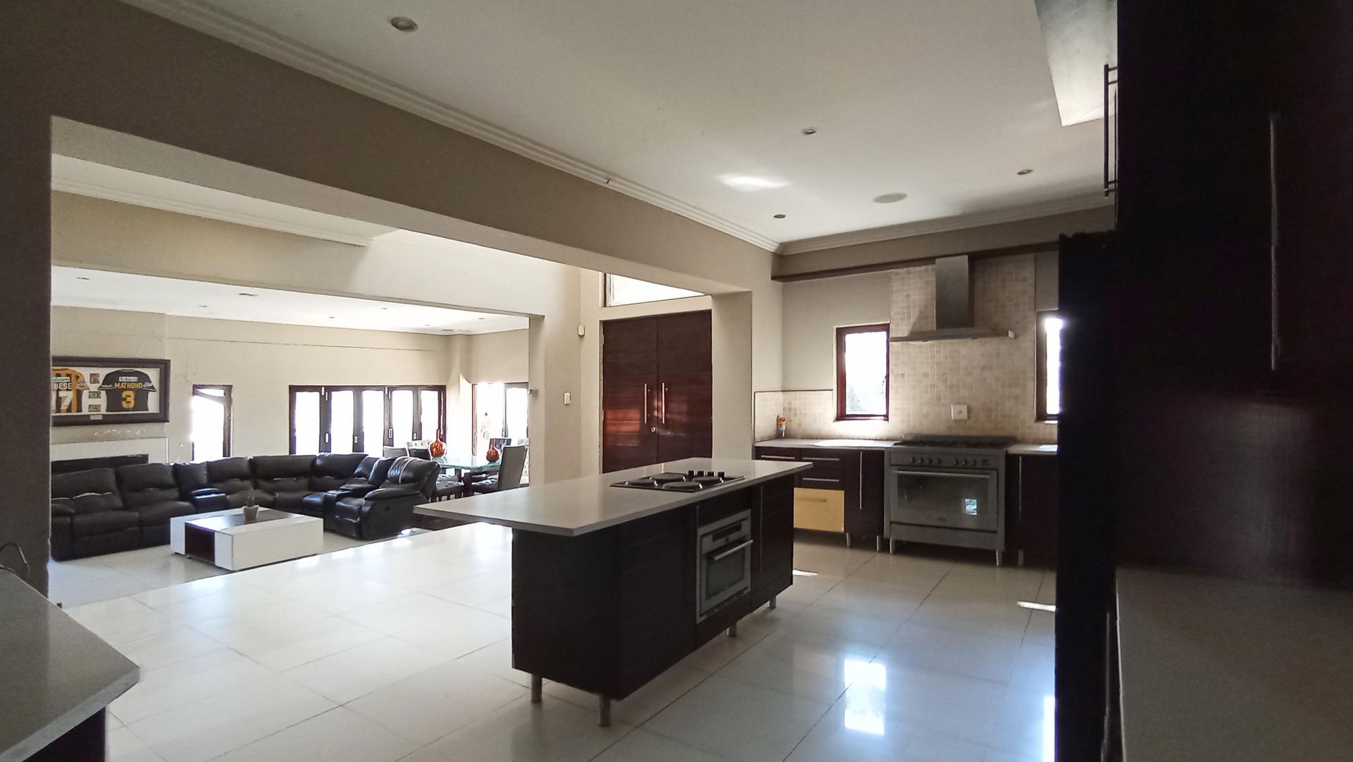 Kitchen - 33 square meters of property in Maroeladal