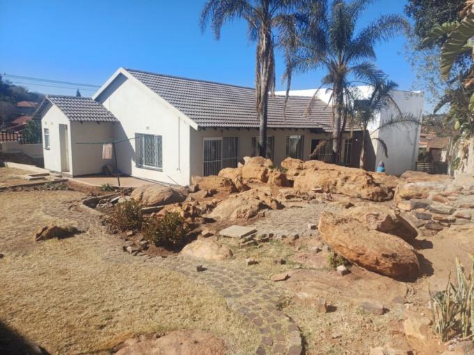 3 Bedroom House for Sale For Sale in Oakdene - MR642929