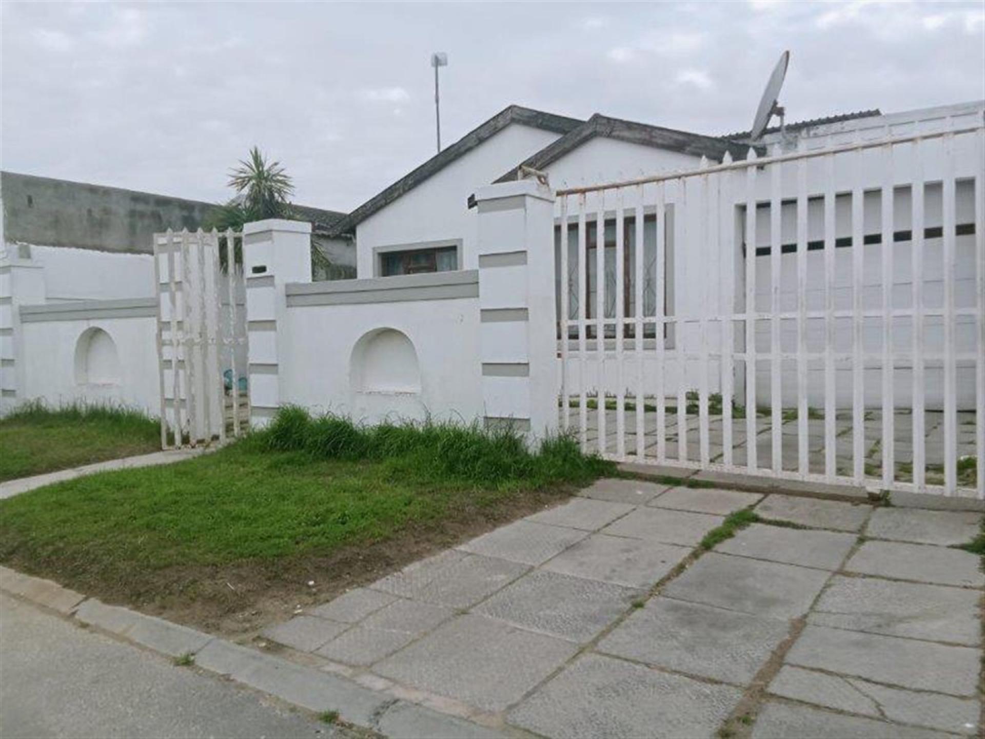 Front View of property in Philipi