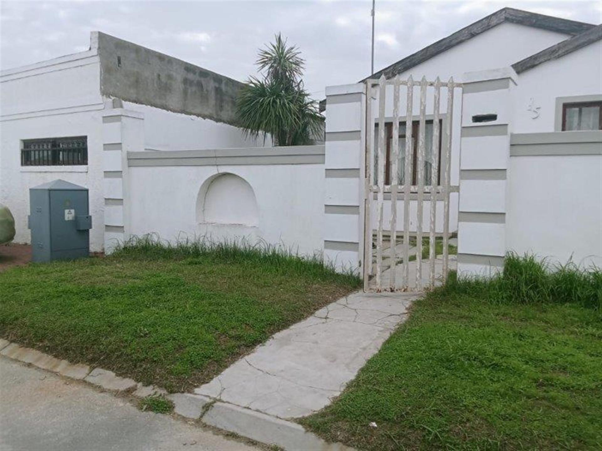 Front View of property in Philipi