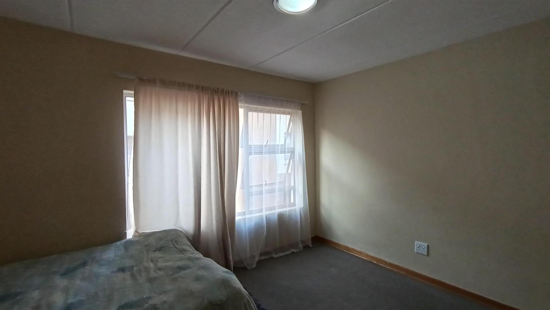Bed Room 1 - 16 square meters of property in Vanderbijlpark