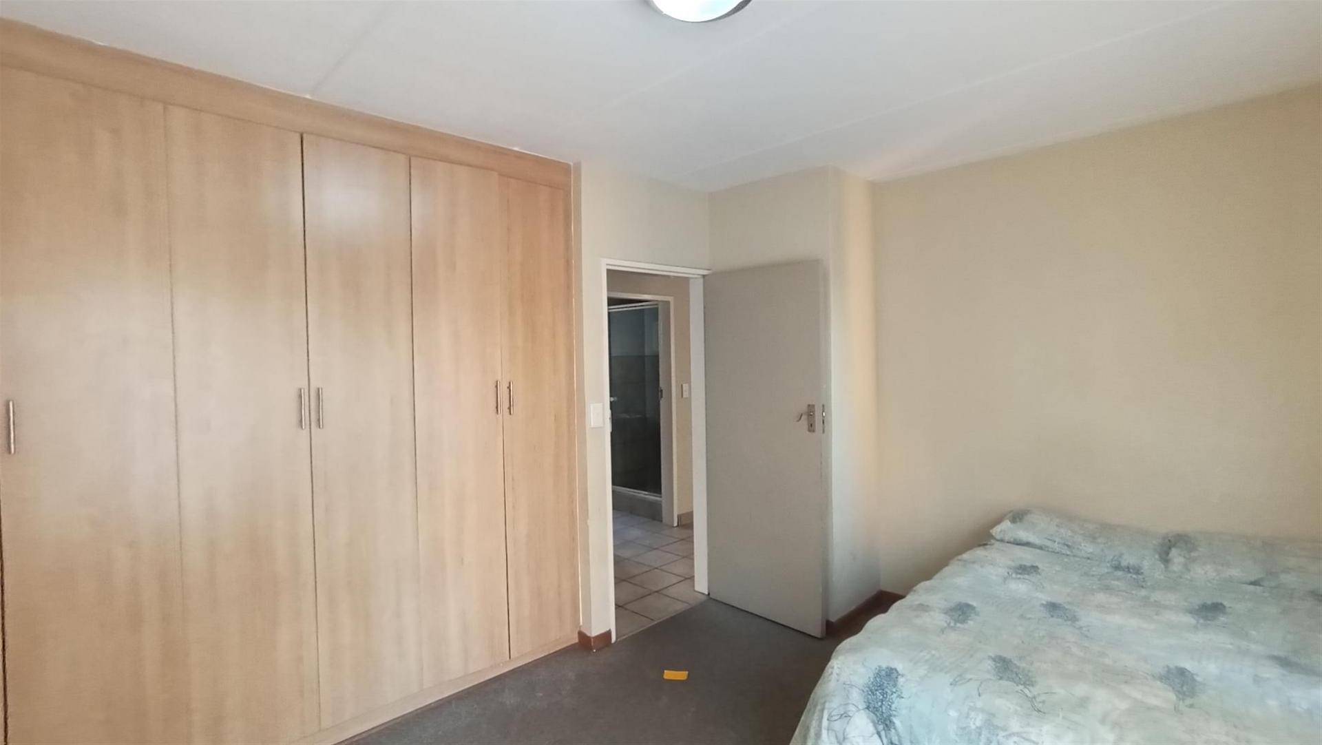 Bed Room 1 - 16 square meters of property in Vanderbijlpark