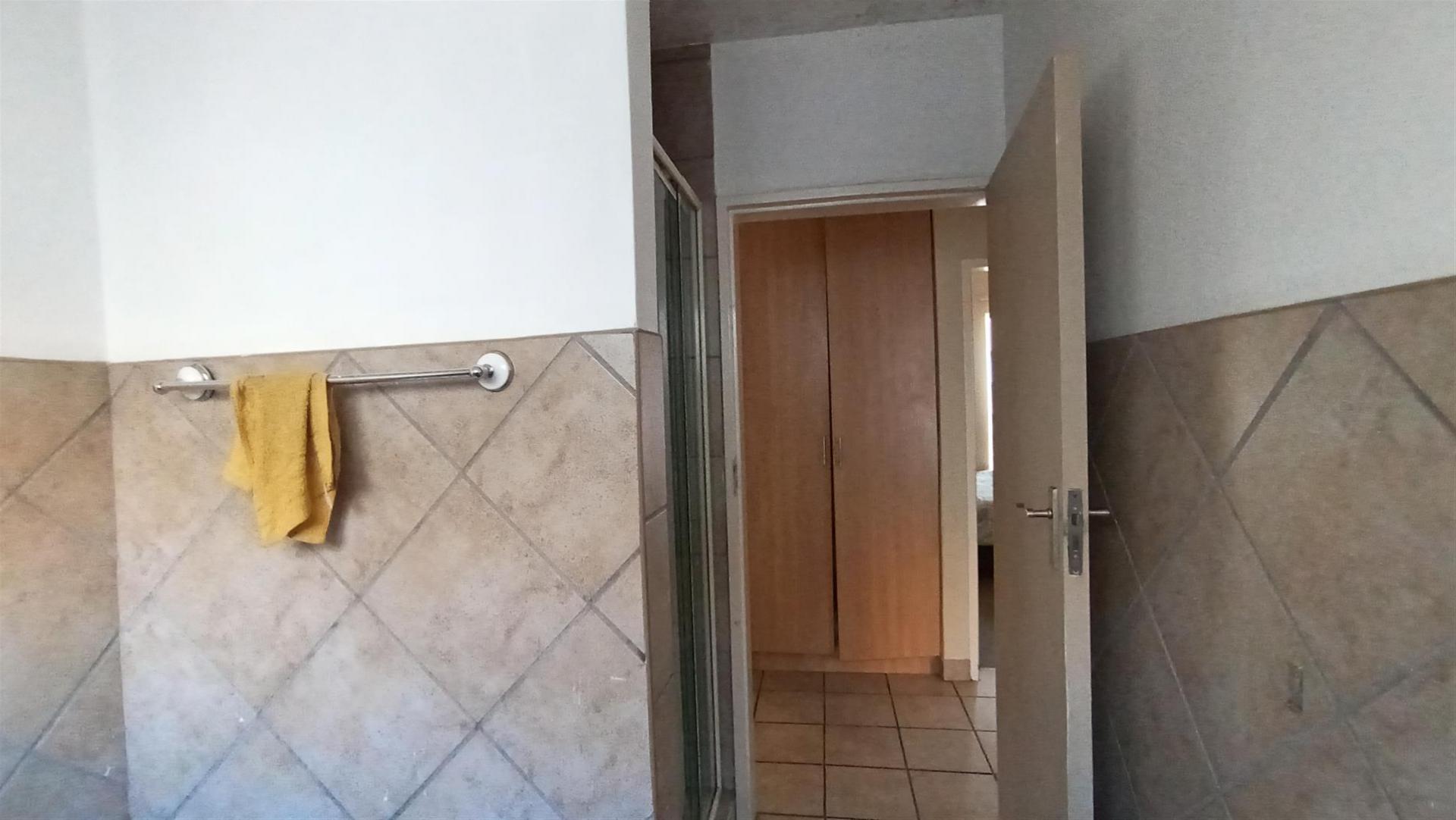 Bathroom 1 - 6 square meters of property in Vanderbijlpark