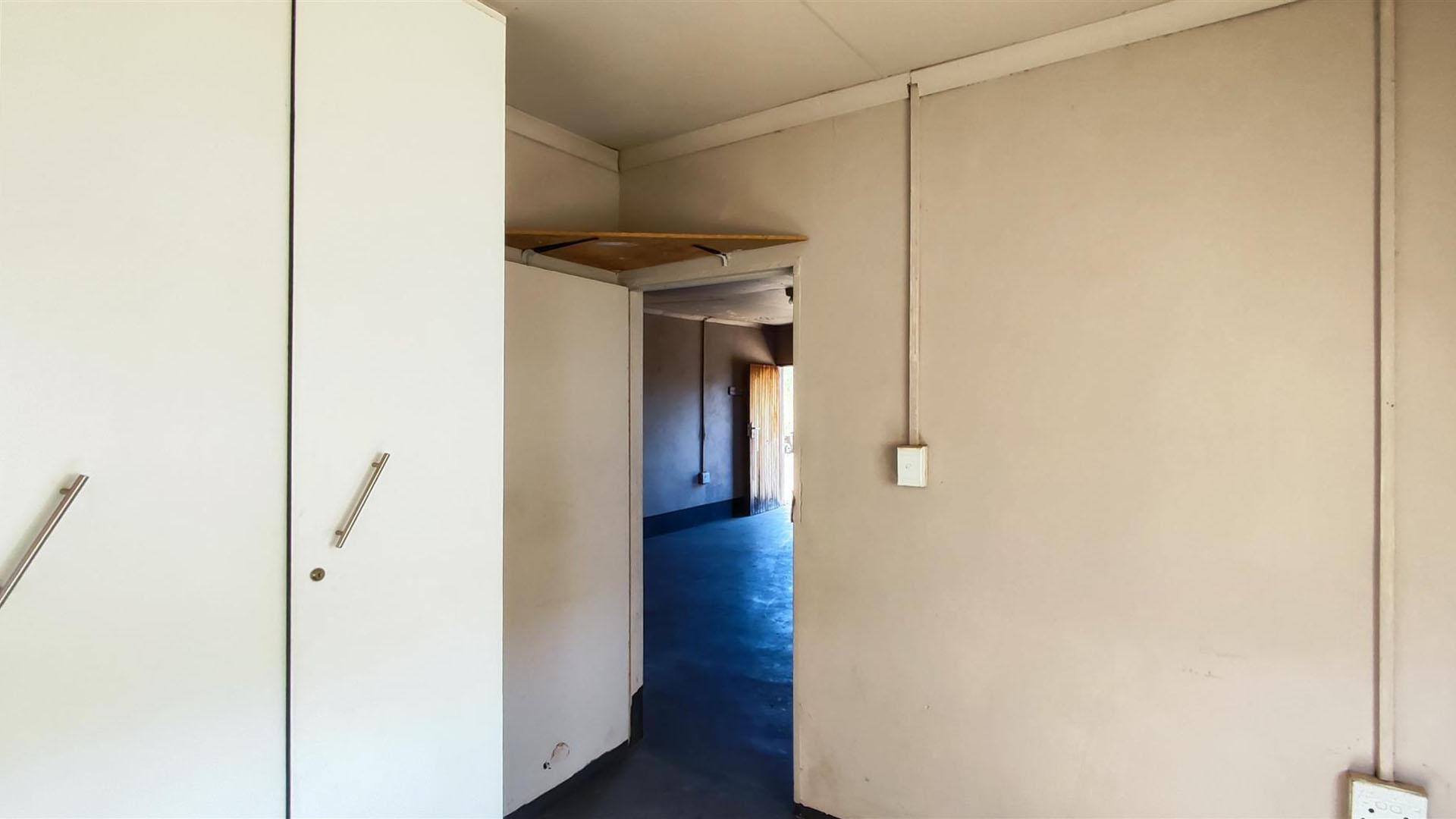 Bed Room 1 - 56 square meters of property in Homestead Apple Orchards AH