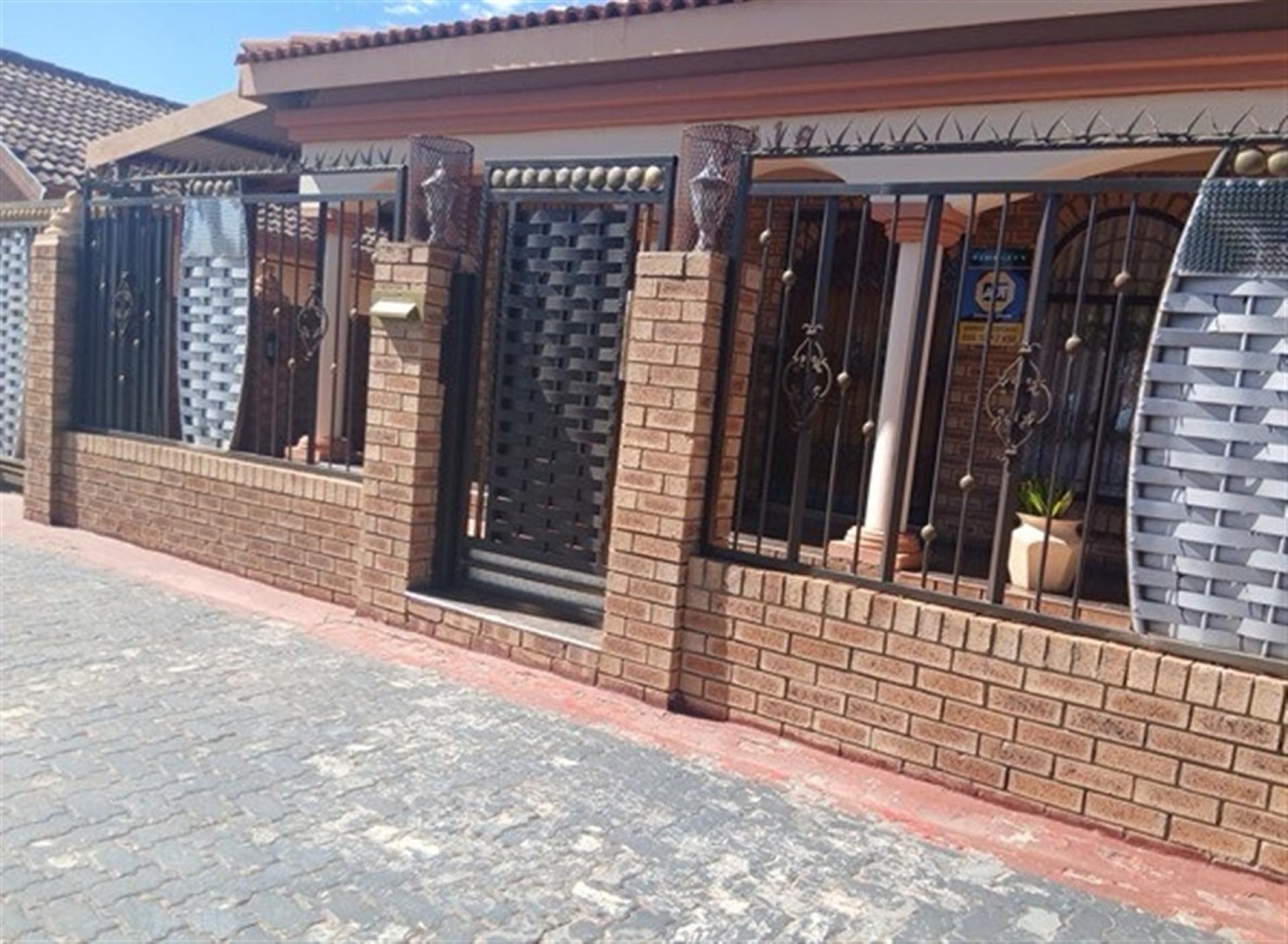 Front View of property in Vergenoeg