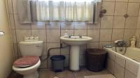 Bathroom 1 of property in Upington