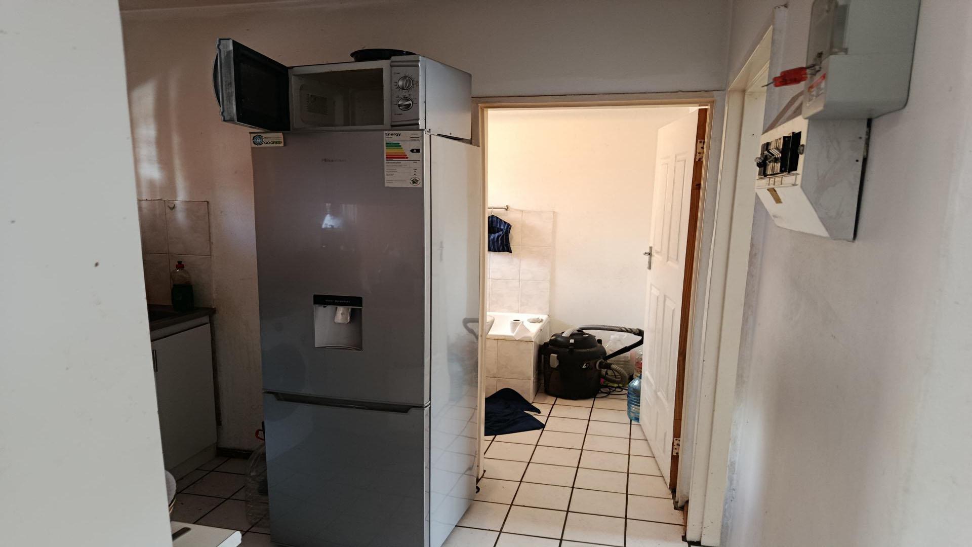 Kitchen of property in Willows