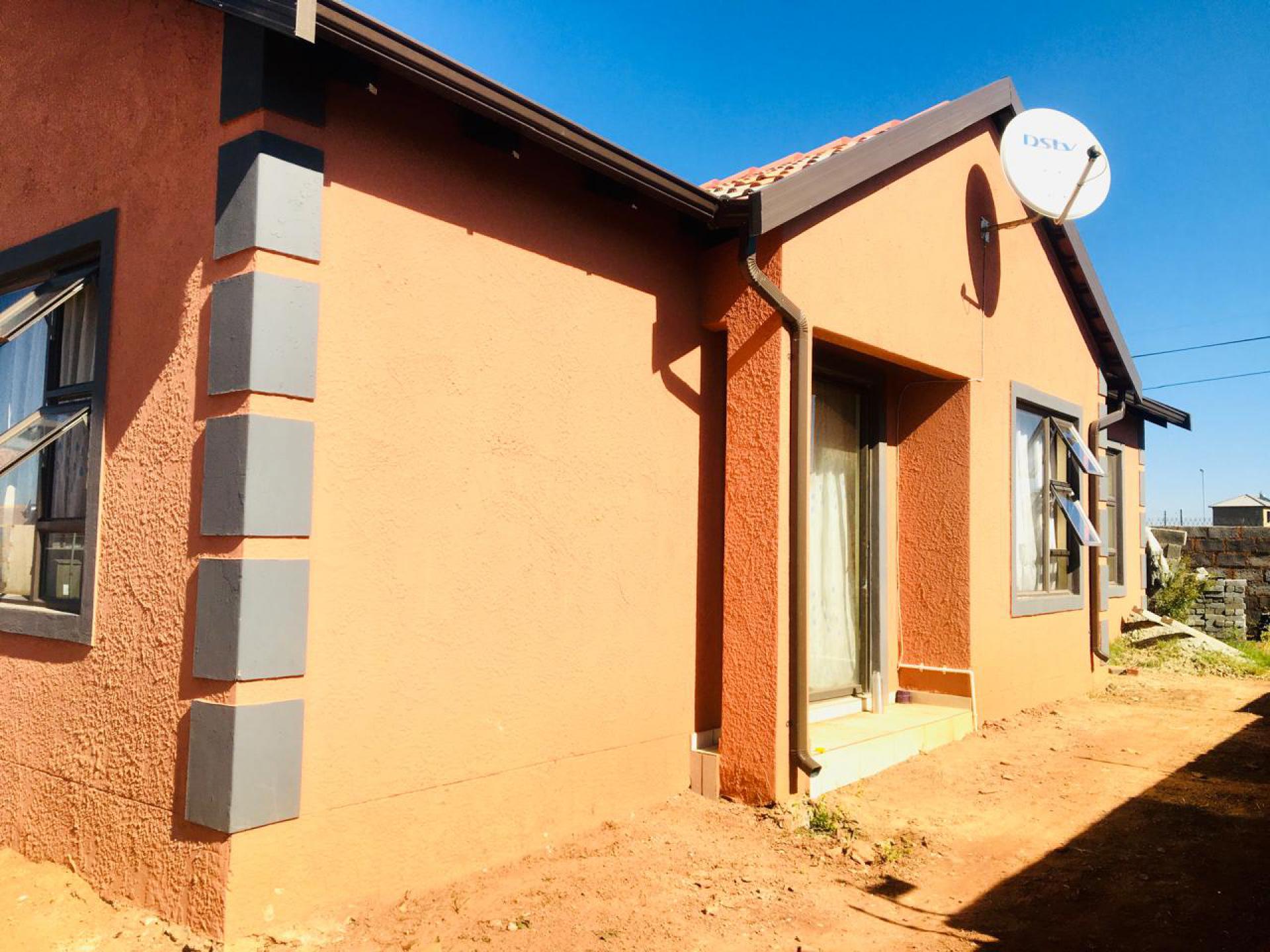 Front View of property in Sharon Park