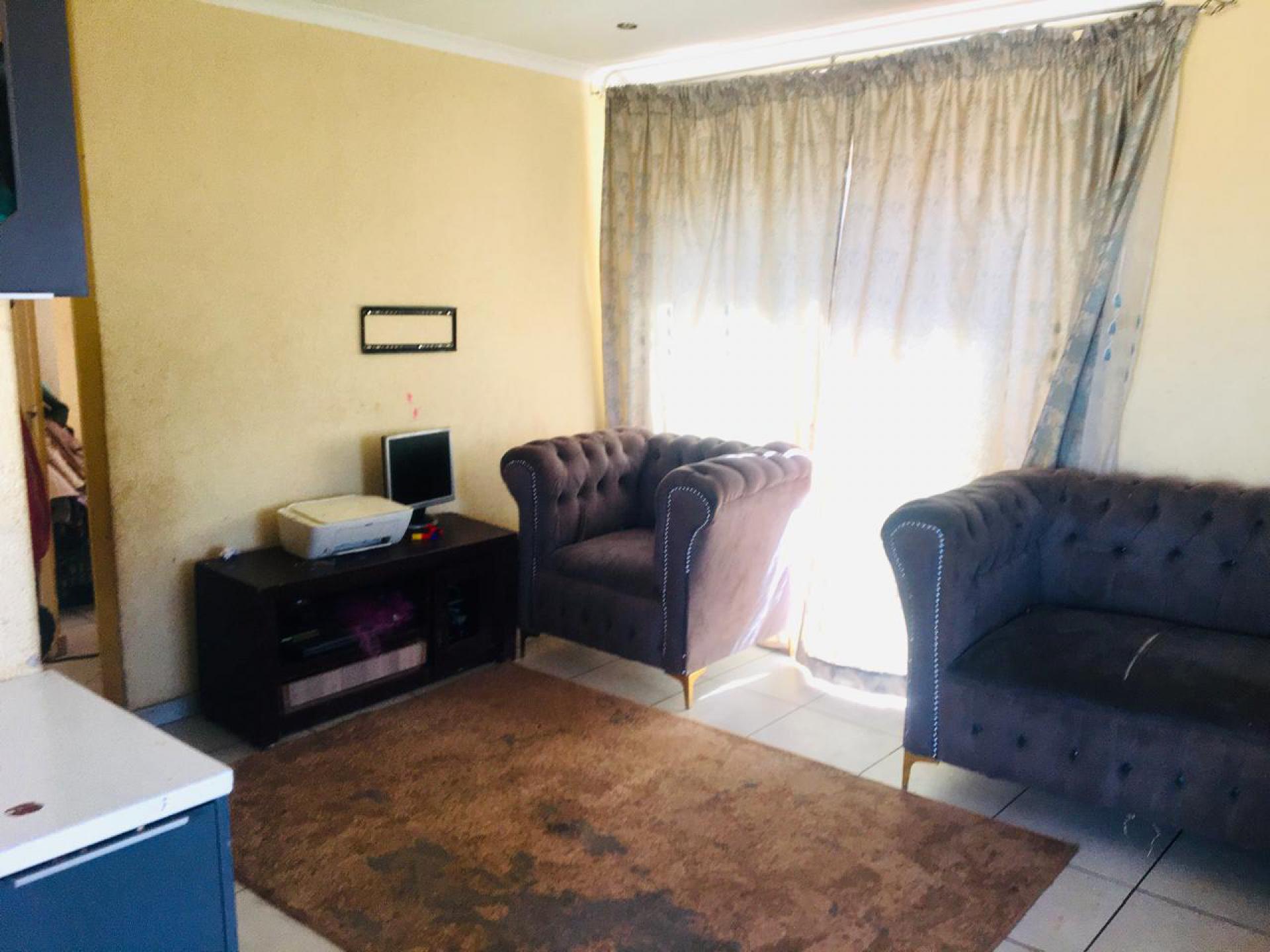 Lounges of property in Sharon Park