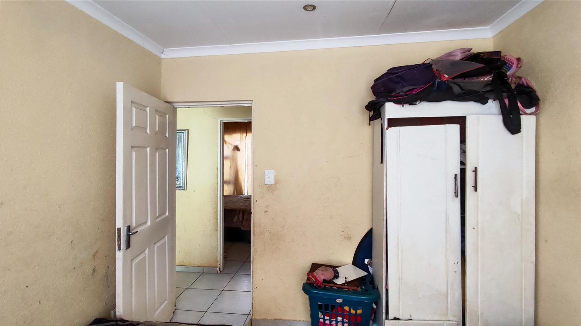 Bed Room 2 - 9 square meters of property in Sharon Park