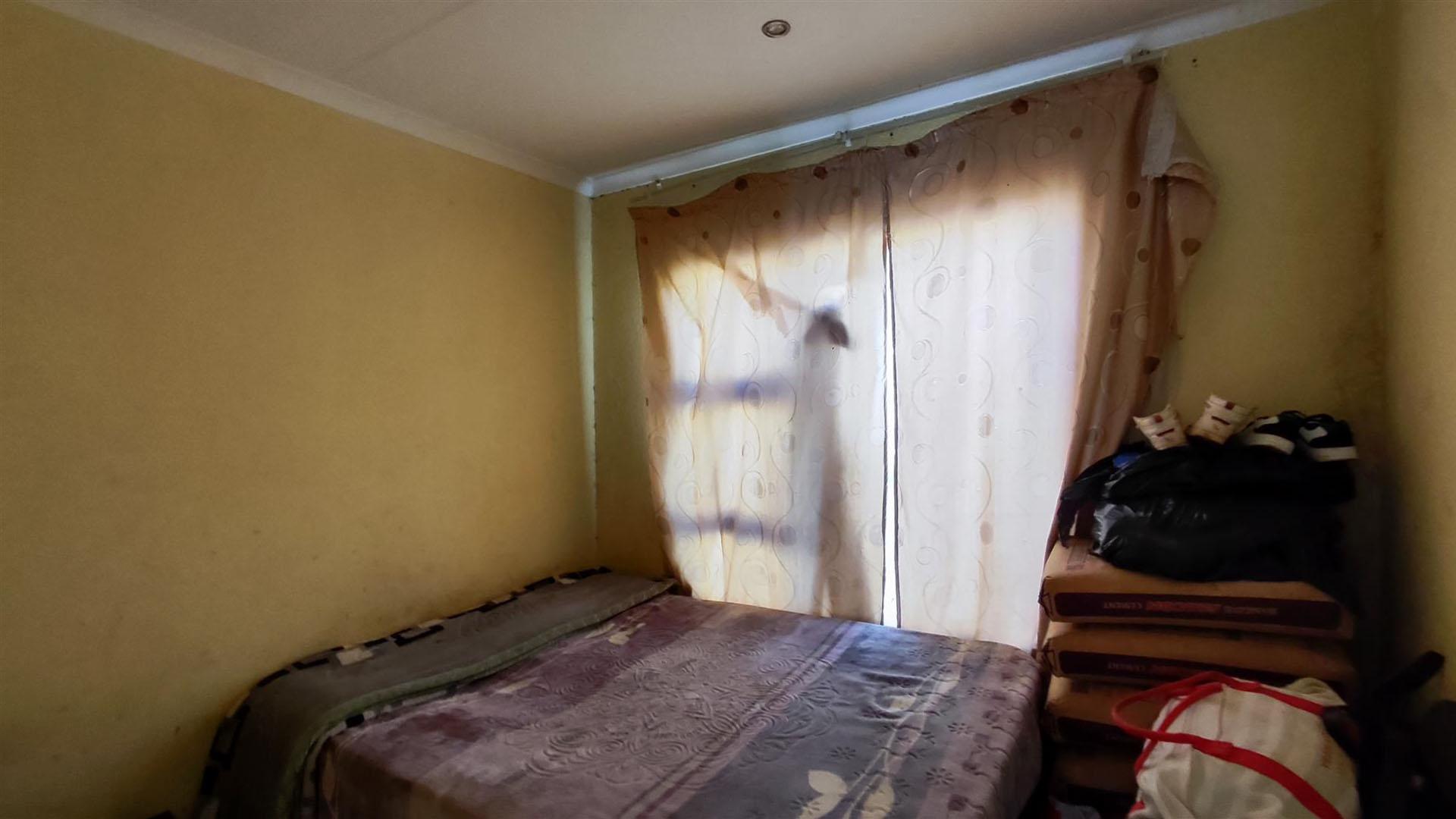 Bed Room 1 - 7 square meters of property in Sharon Park