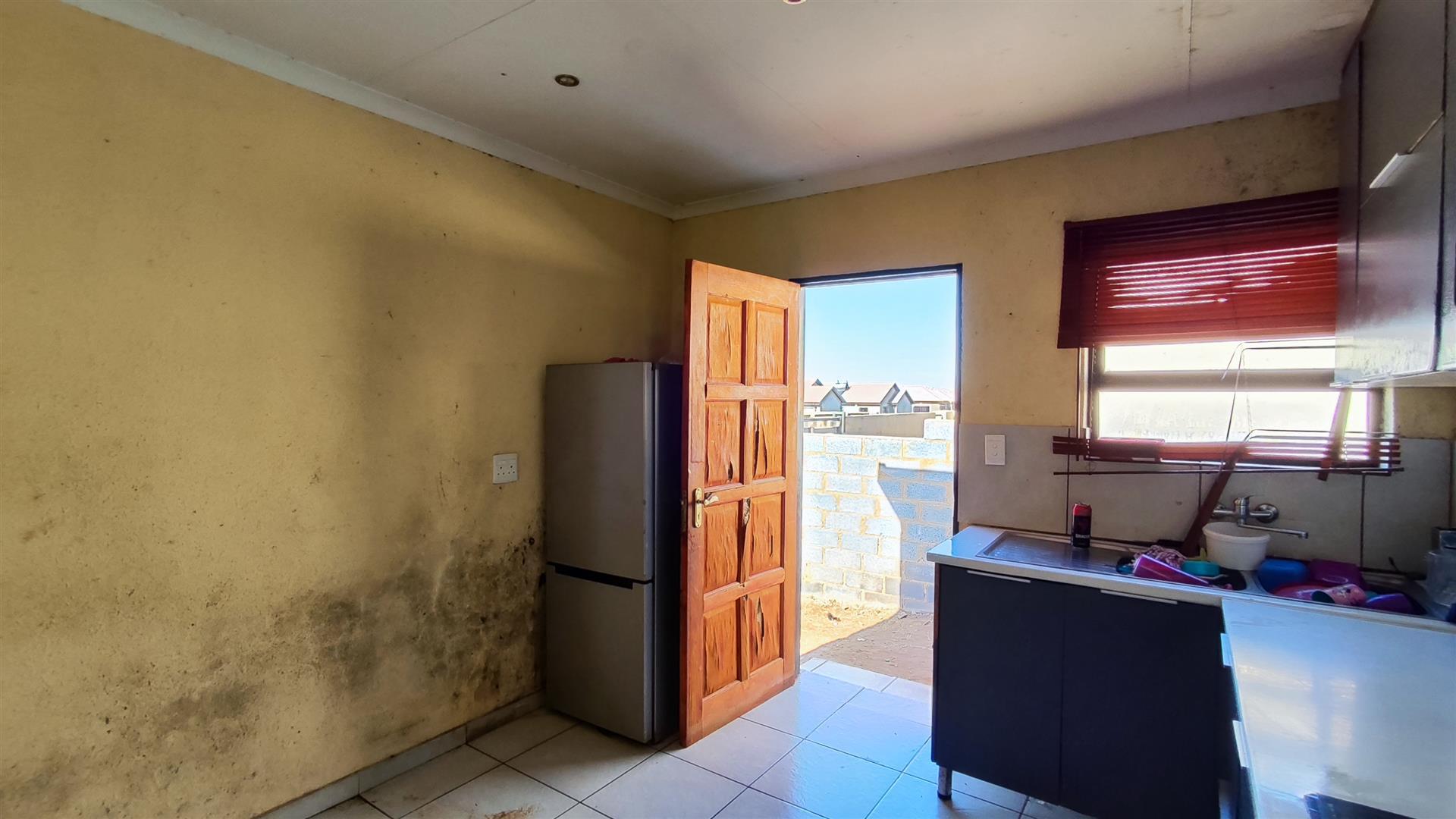 Kitchen - 8 square meters of property in Sharon Park