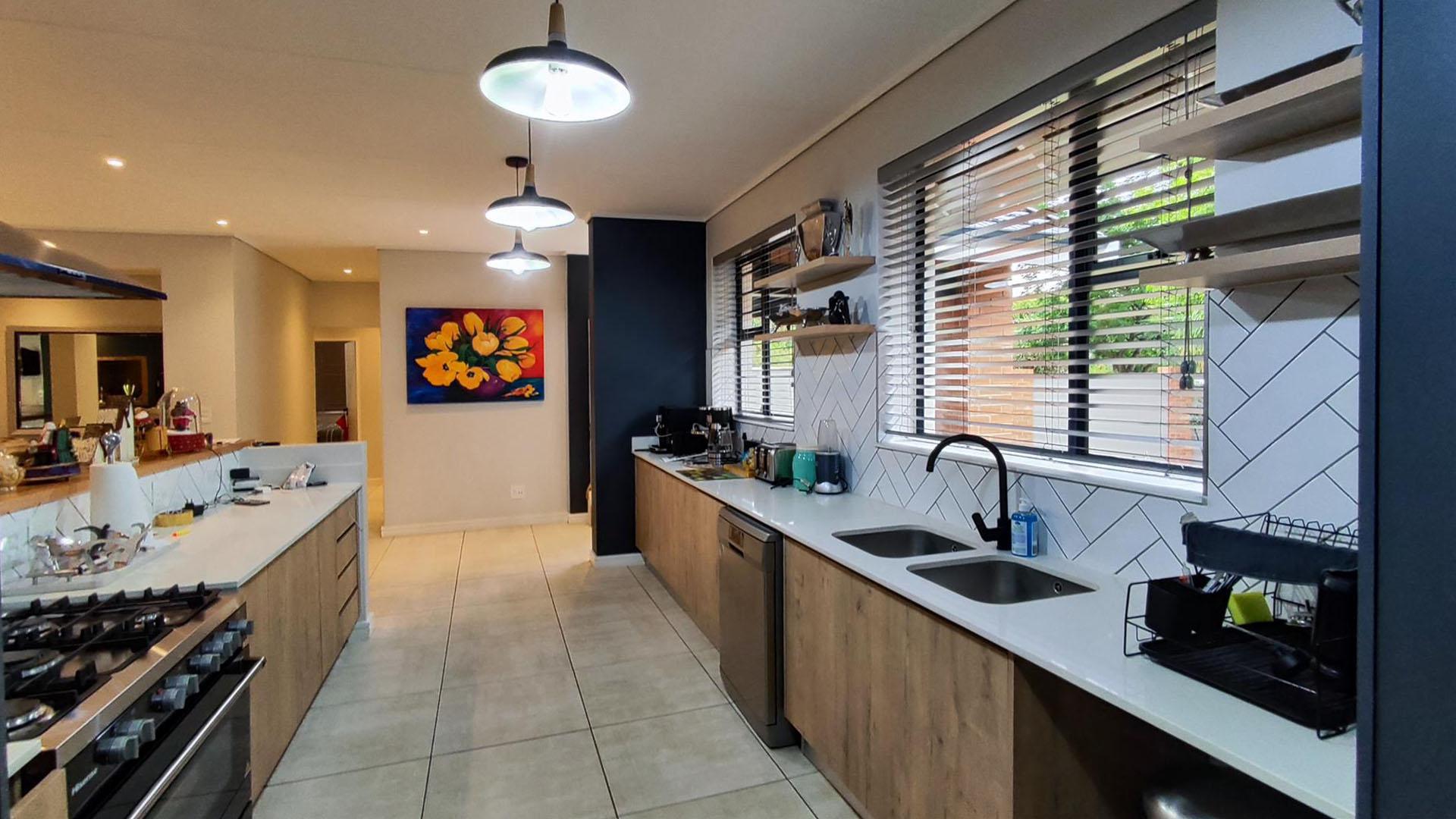 Kitchen - 19 square meters of property in Randhart