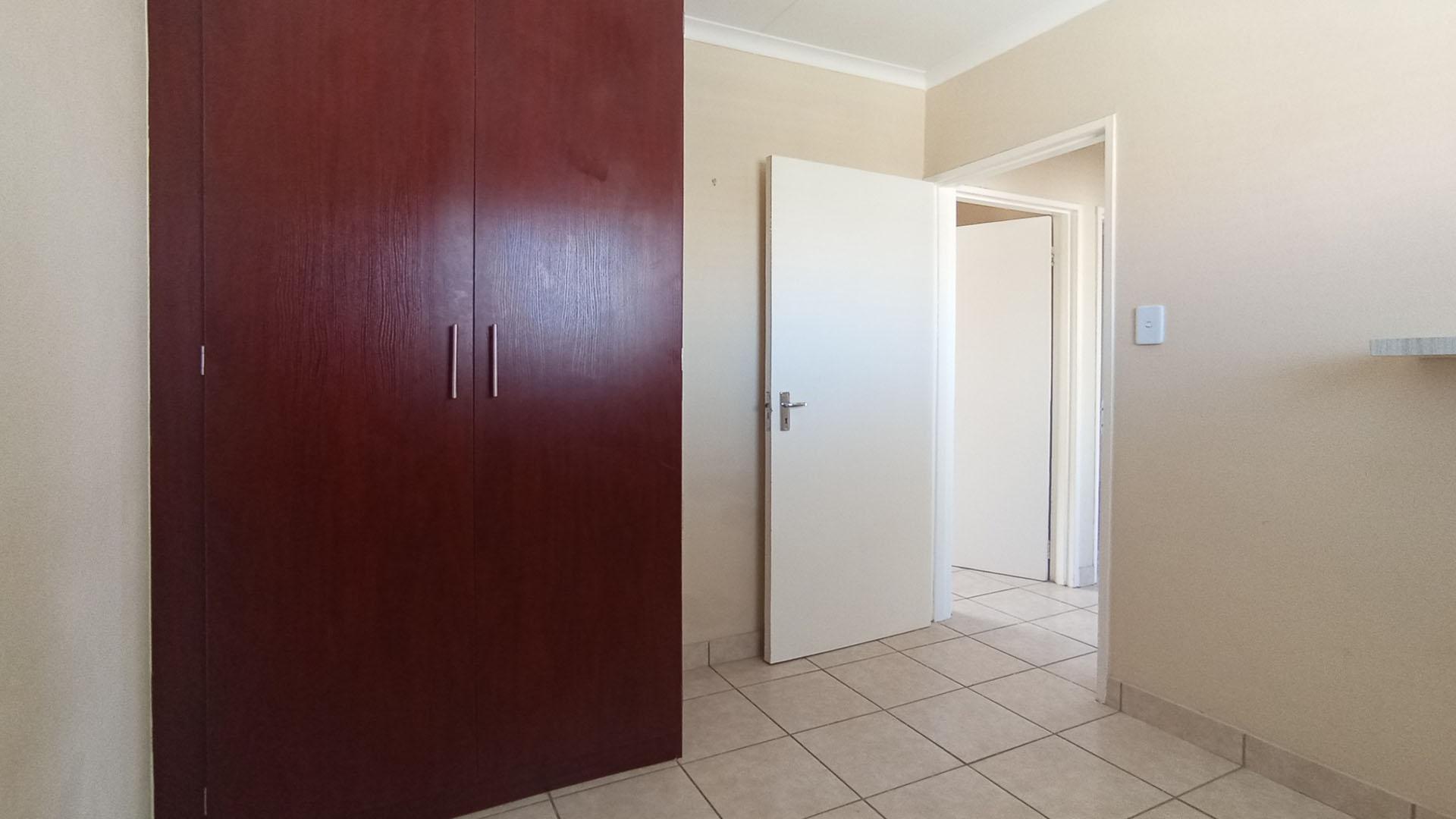 Bed Room 3 - 9 square meters of property in Kosmosdal