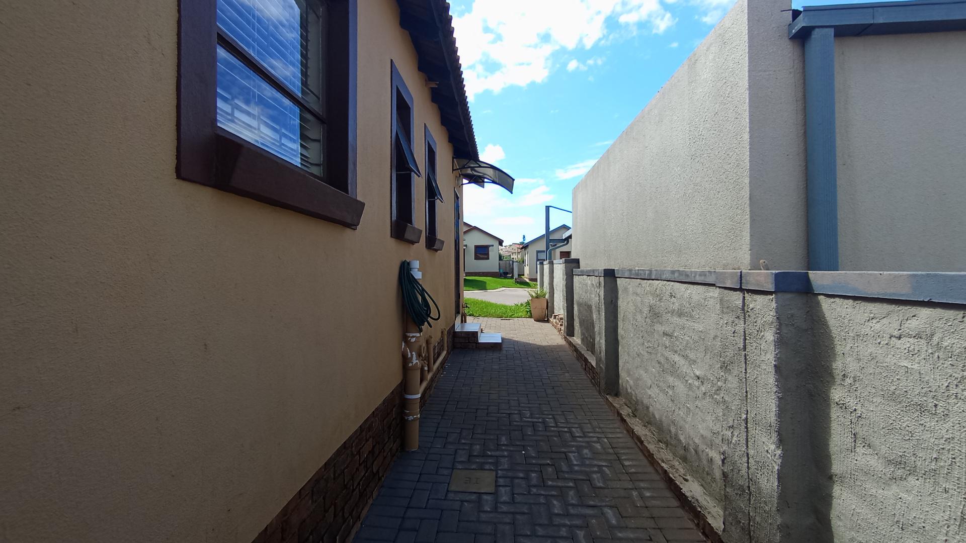 Backyard of property in Kosmosdal