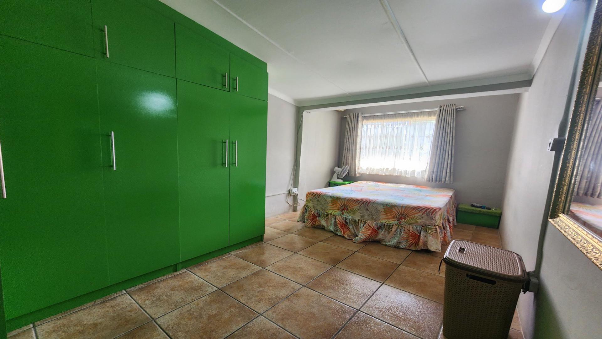 Bed Room 2 of property in Northdale (PMB)