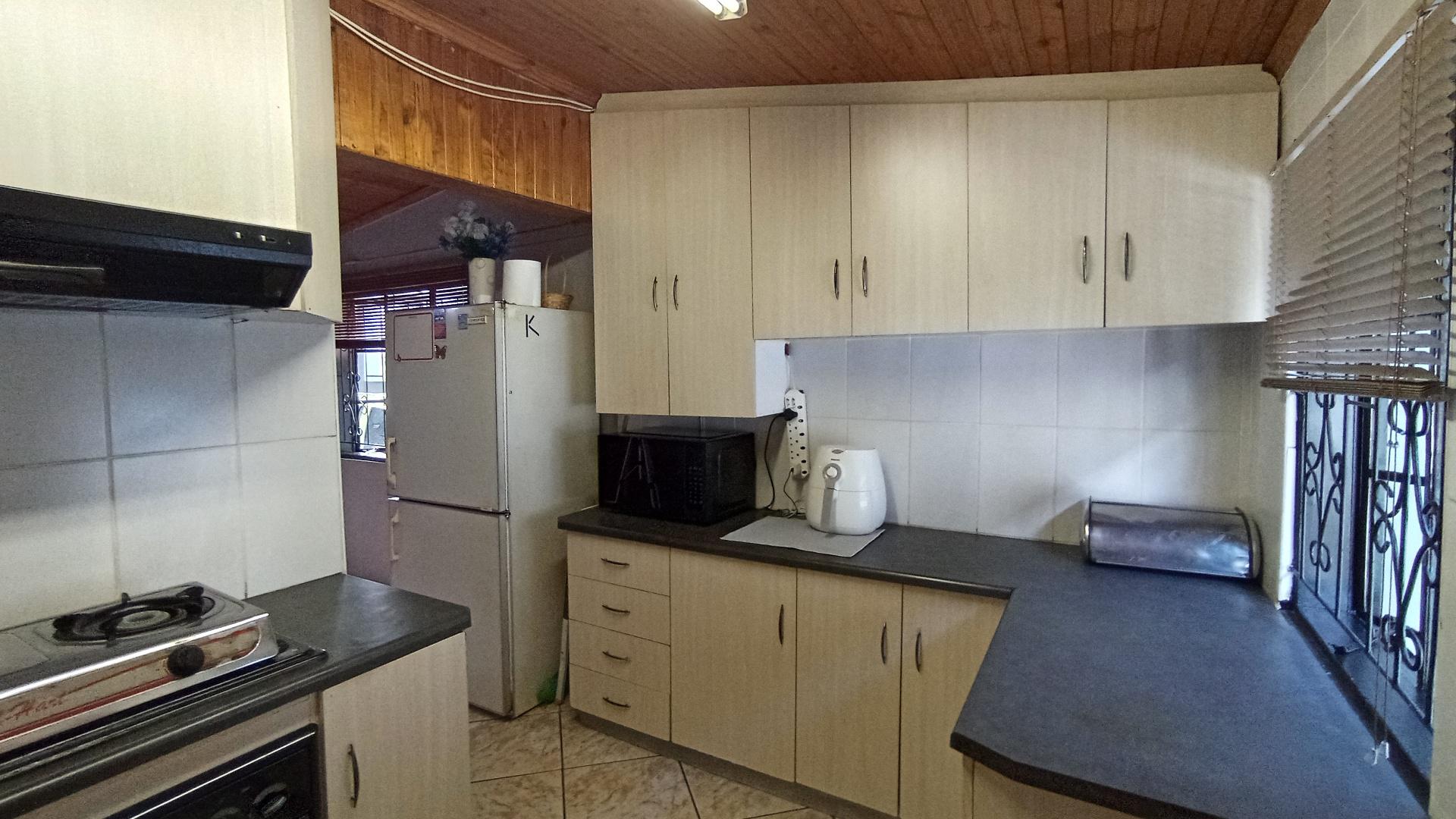 Kitchen - 30 square meters of property in Northdale (PMB)