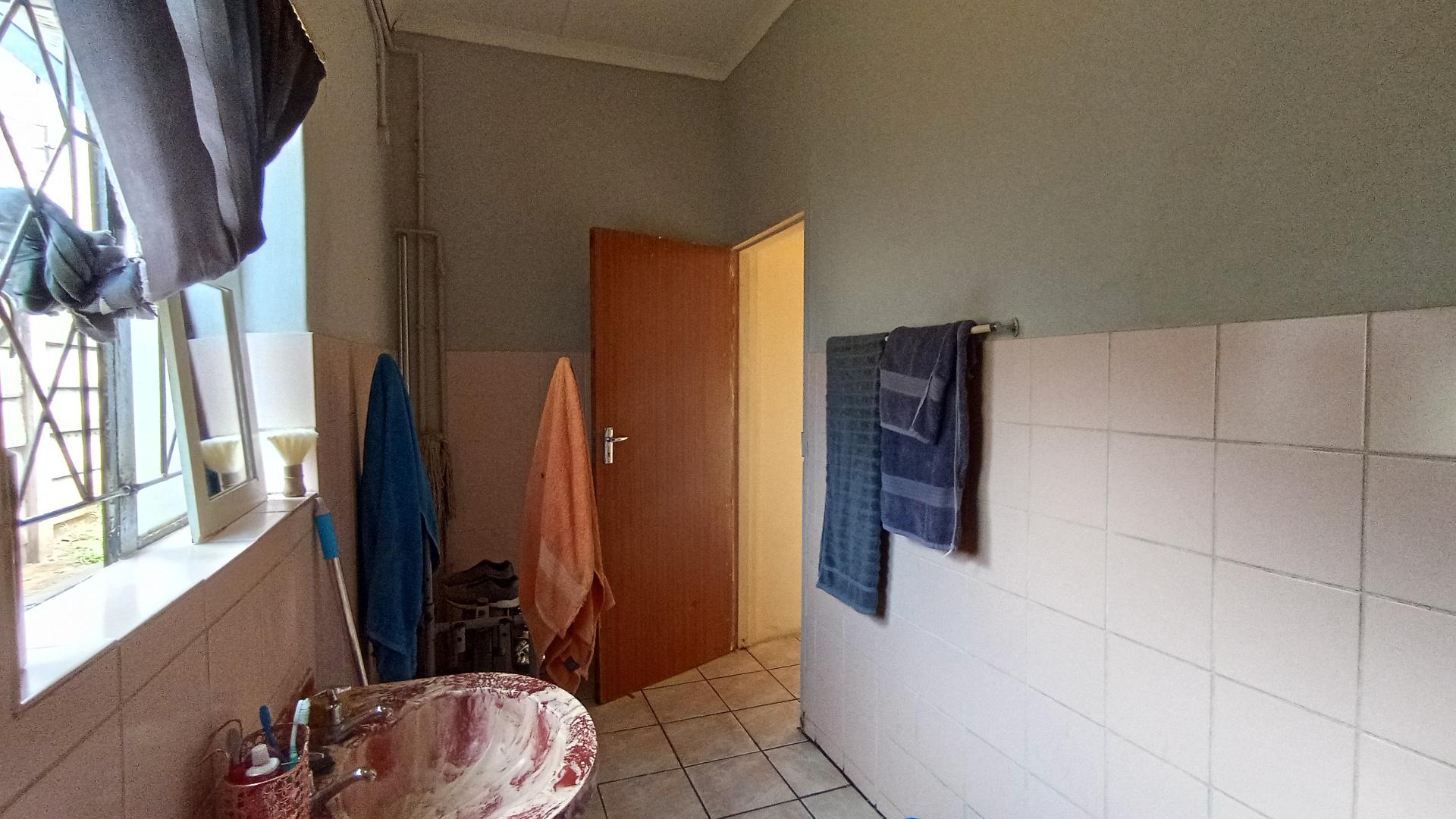 Bathroom 2 - 8 square meters of property in Northdale (PMB)