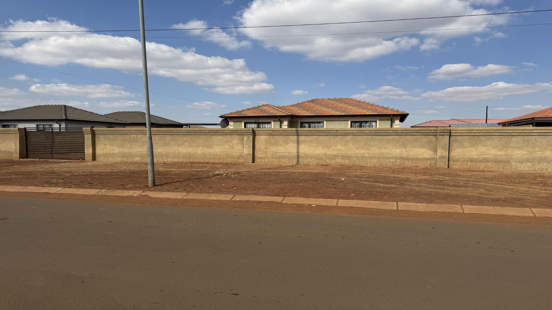 Front View of property in Westonaria