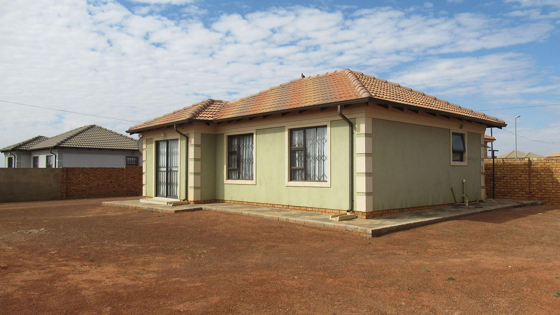 Front View of property in Westonaria