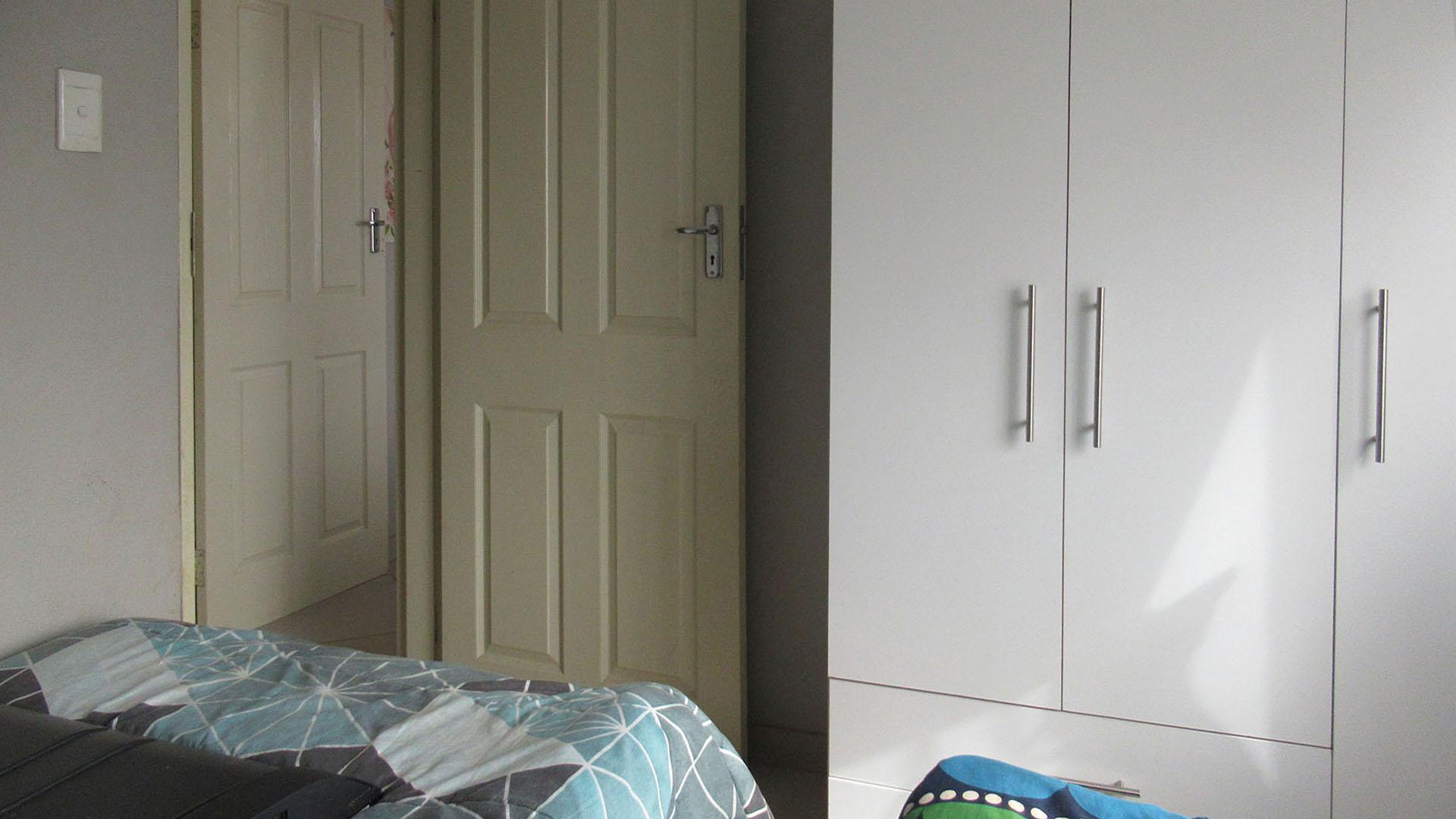 Bed Room 2 - 9 square meters of property in Westonaria