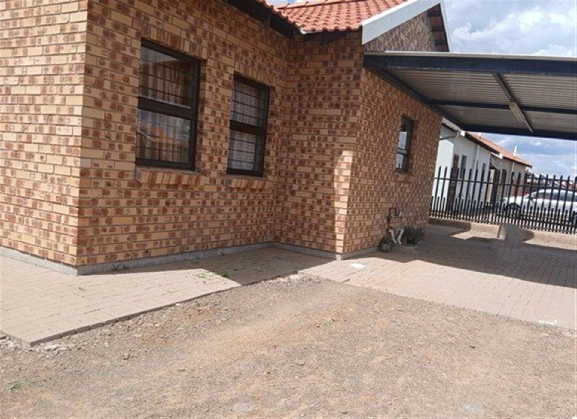 Front View of property in Mangaung