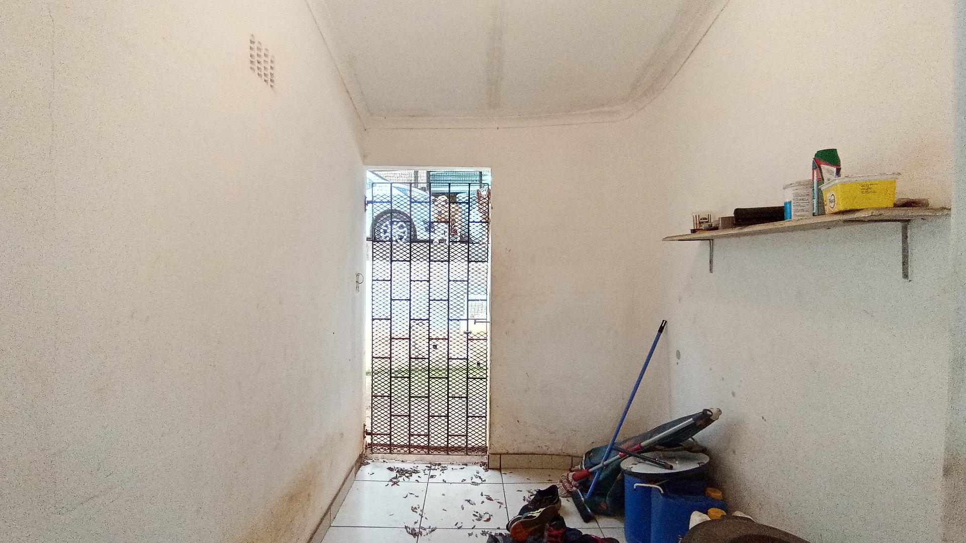 Rooms - 20 square meters of property in Waterfall