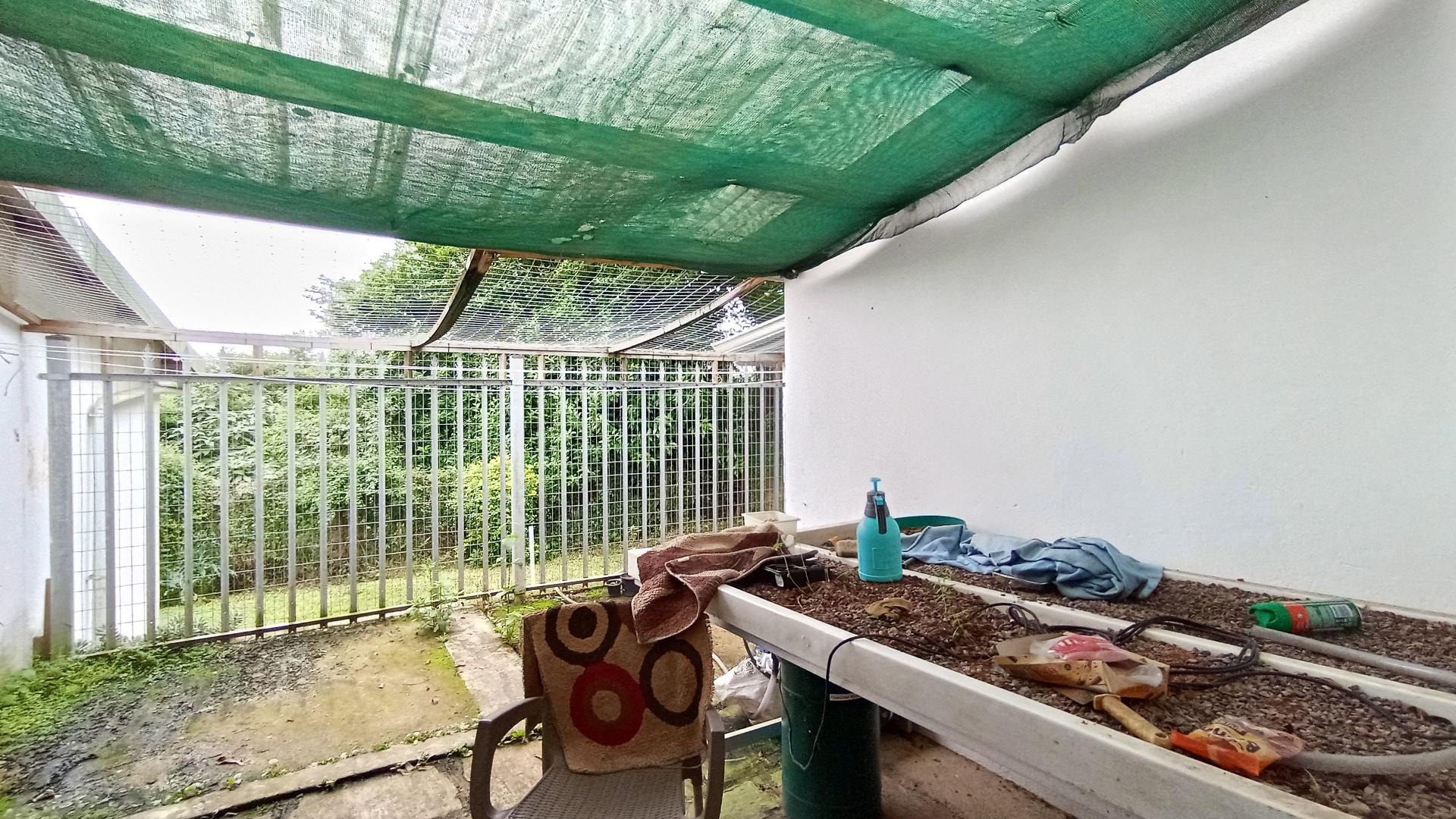 Patio - 22 square meters of property in Waterfall