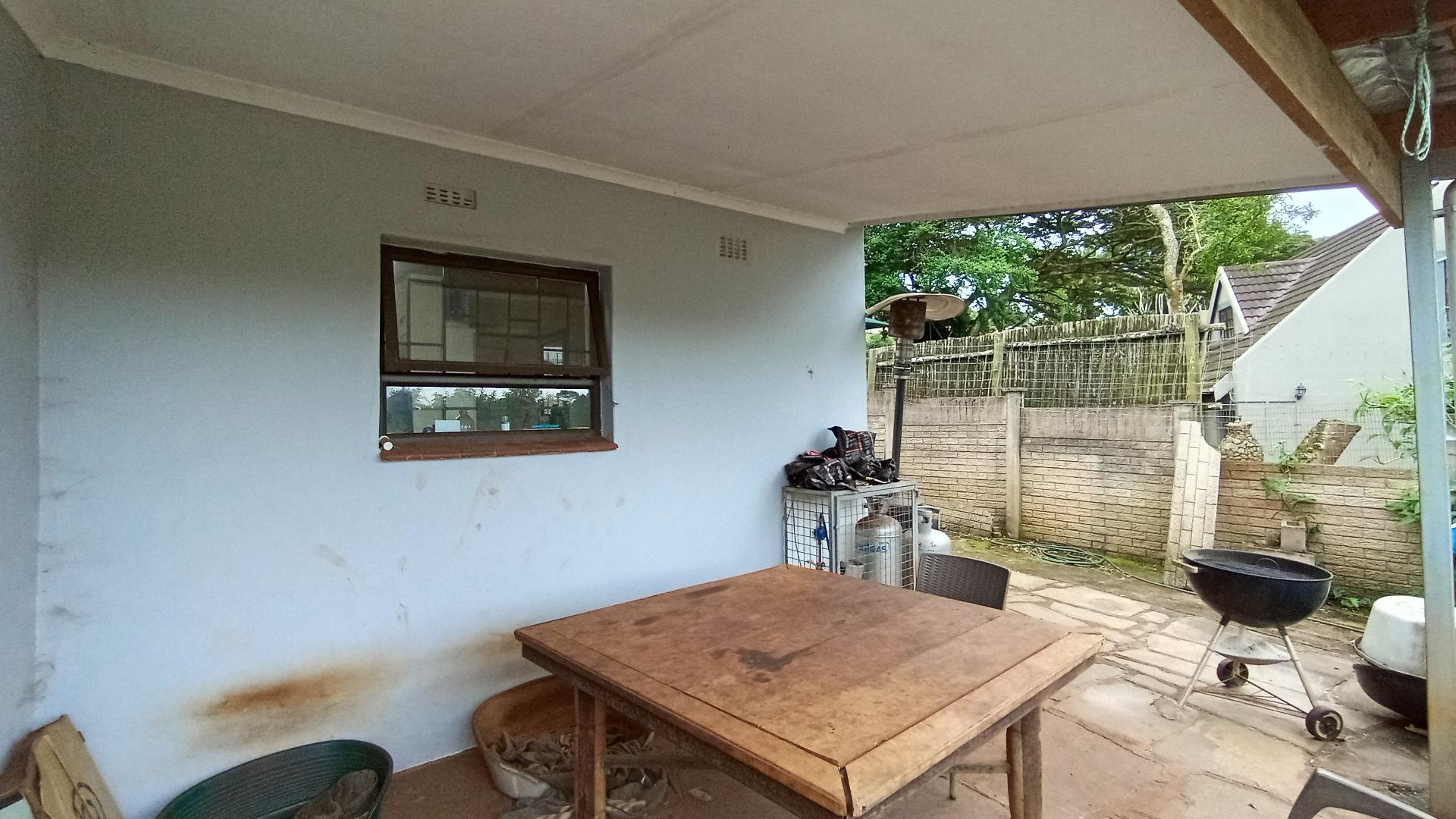 Patio - 22 square meters of property in Waterfall