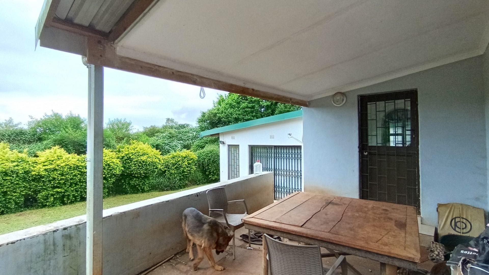 Patio - 22 square meters of property in Waterfall