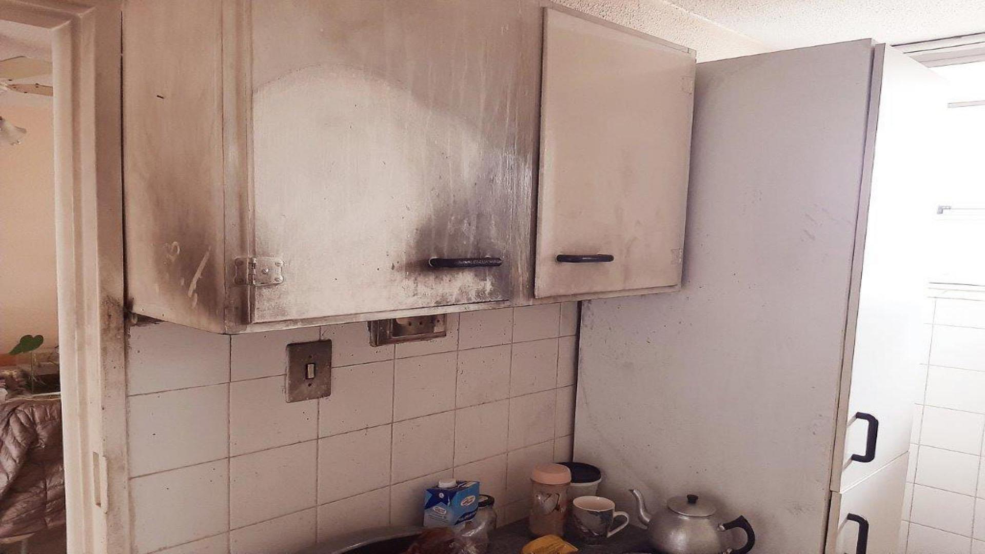 Kitchen - 8 square meters of property in Doonside