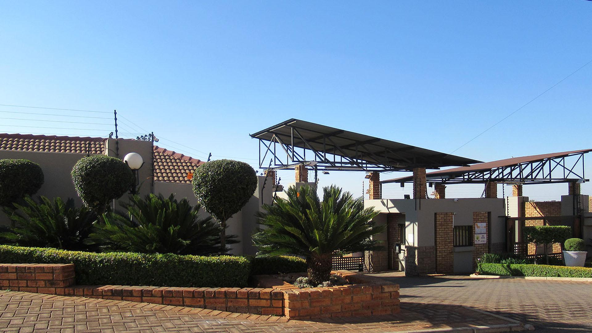 Front View of property in Chancliff Ridge