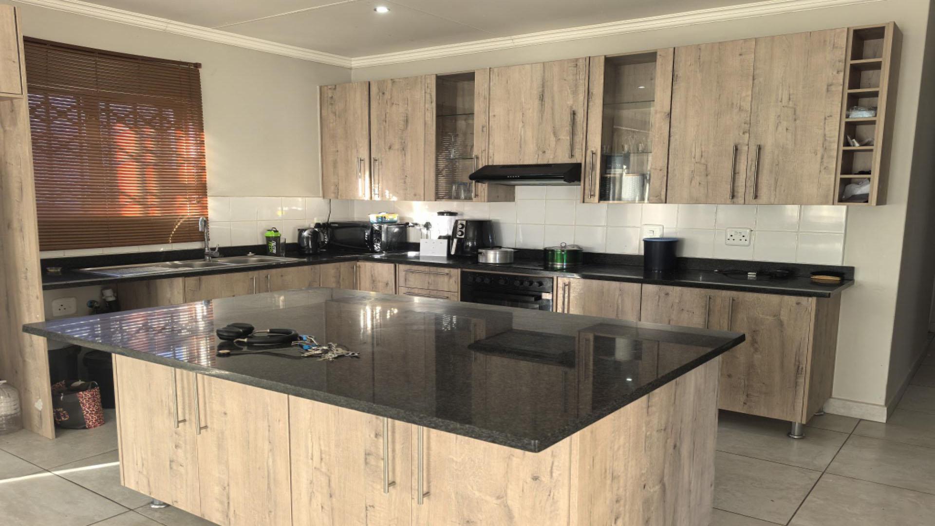 Kitchen of property in Heidedal